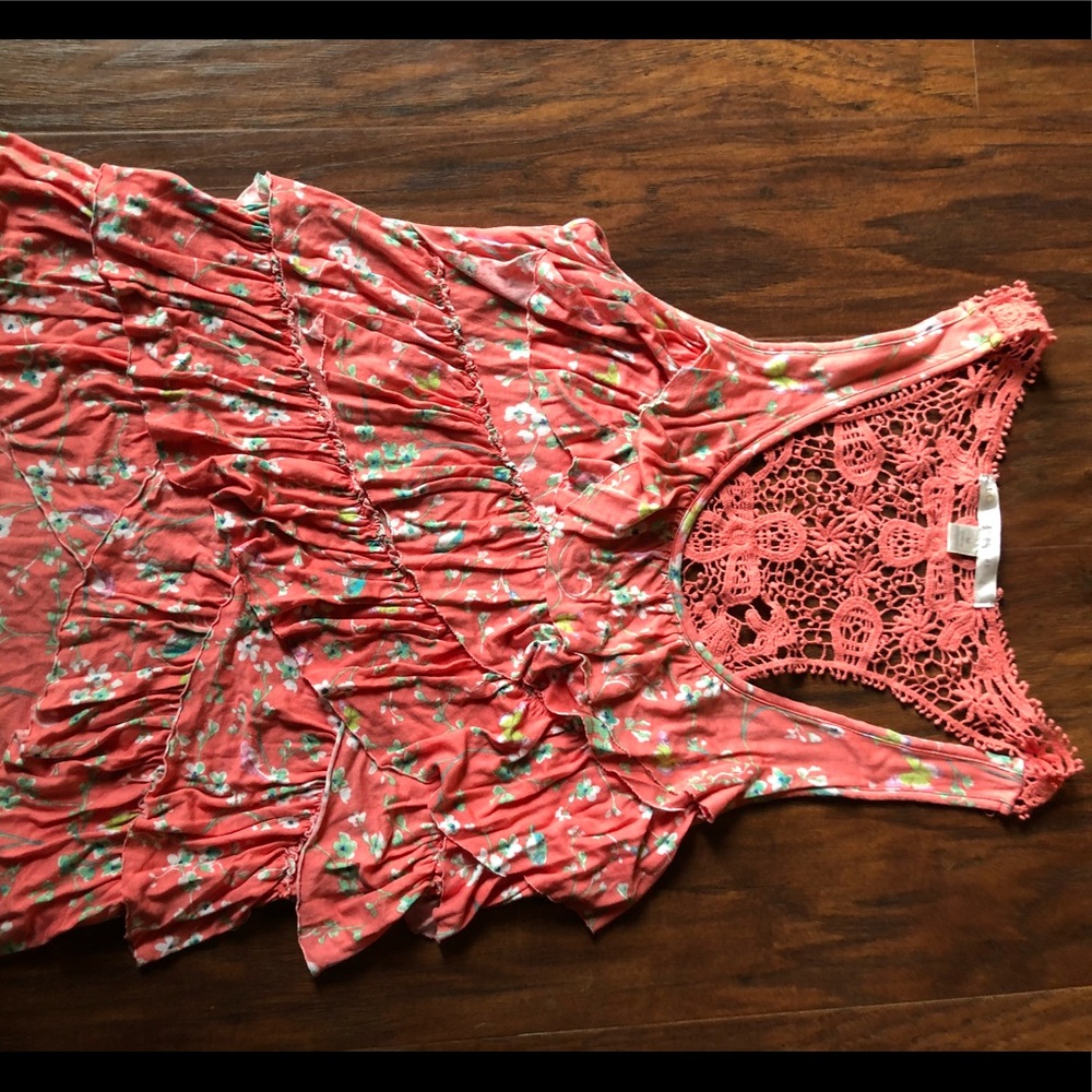LC Floral- Crochet Tank Top. Medium